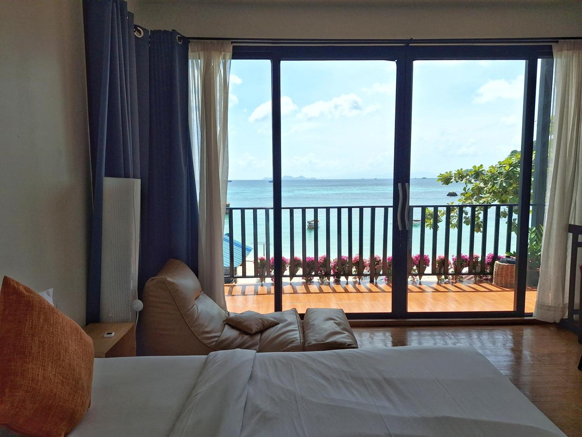 Lipe Sunrise Beach House Exterior foto