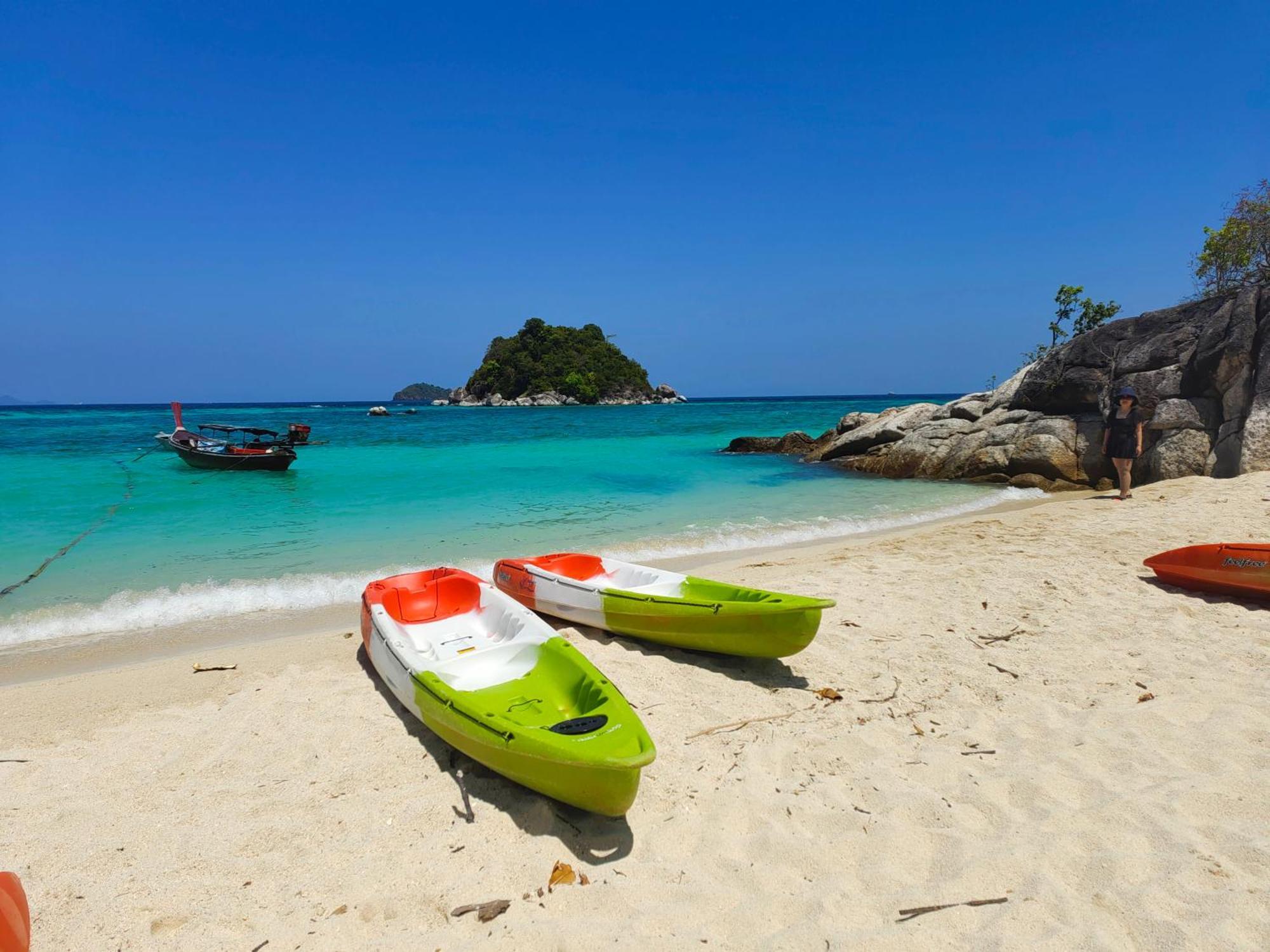 Lipe Sunrise Beach House Exterior foto