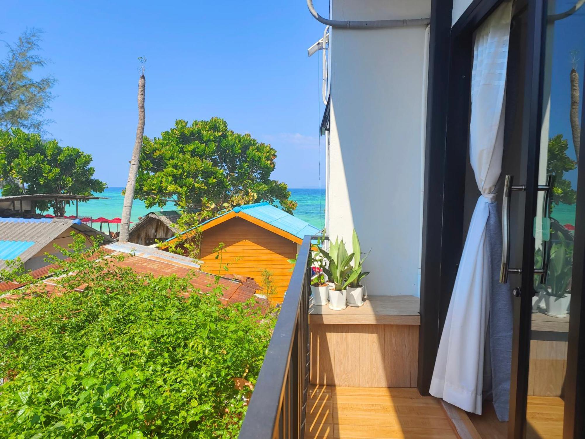 Lipe Sunrise Beach House Exterior foto