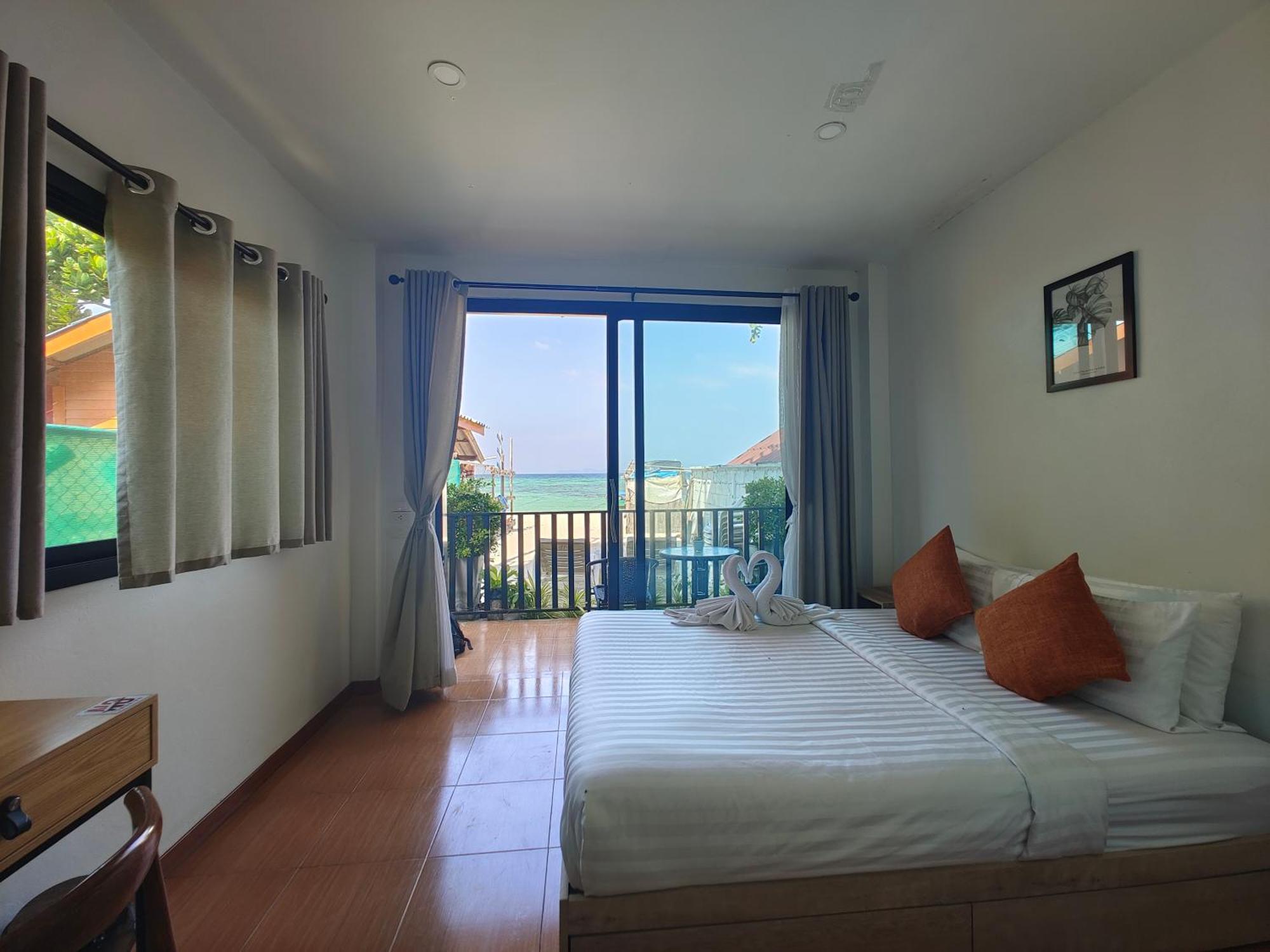 Lipe Sunrise Beach House Exterior foto